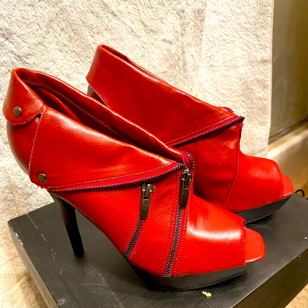 Bertinni Plum Red Peep Toe Bootie